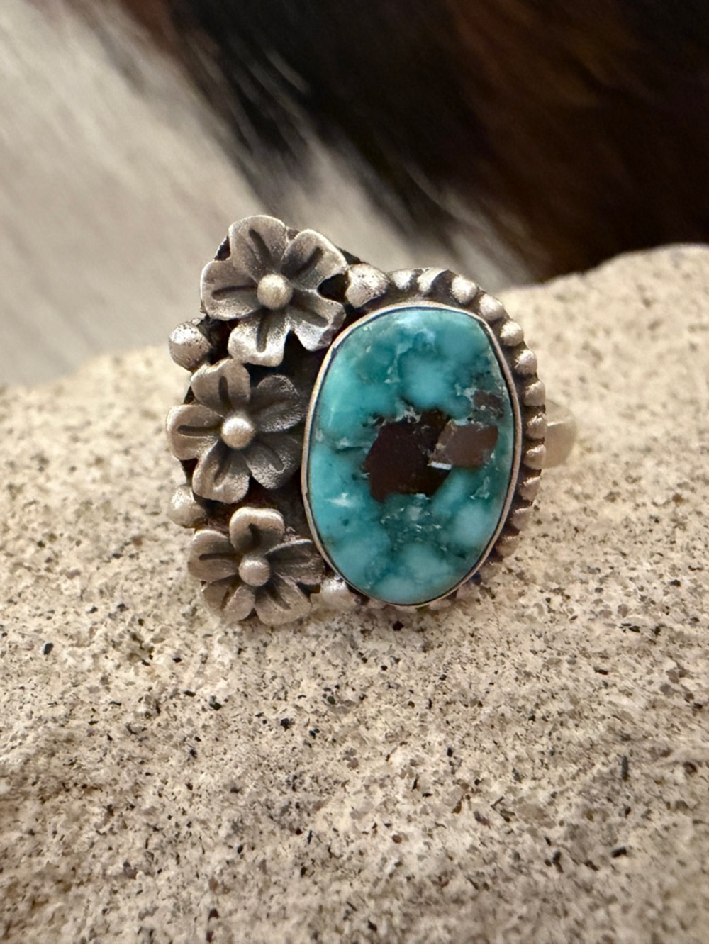 ❤️ White Water Turquoise Decorative Floral Navajo Style Adj Matte Sterling Ring
